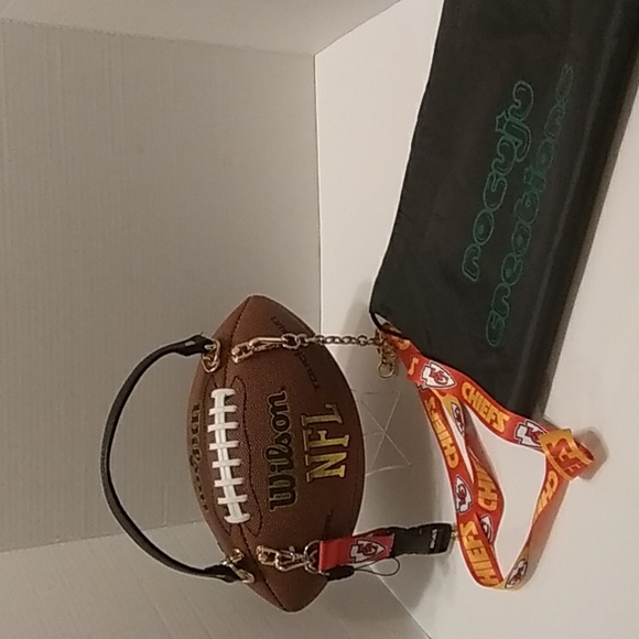 HANDMADE Football Purse (KANSAS CITY CHIEFS) - Picture 3 of 17